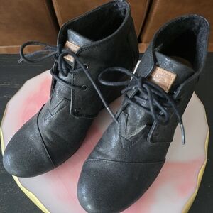 Toms Lace-Up Ankle Wedge Booties